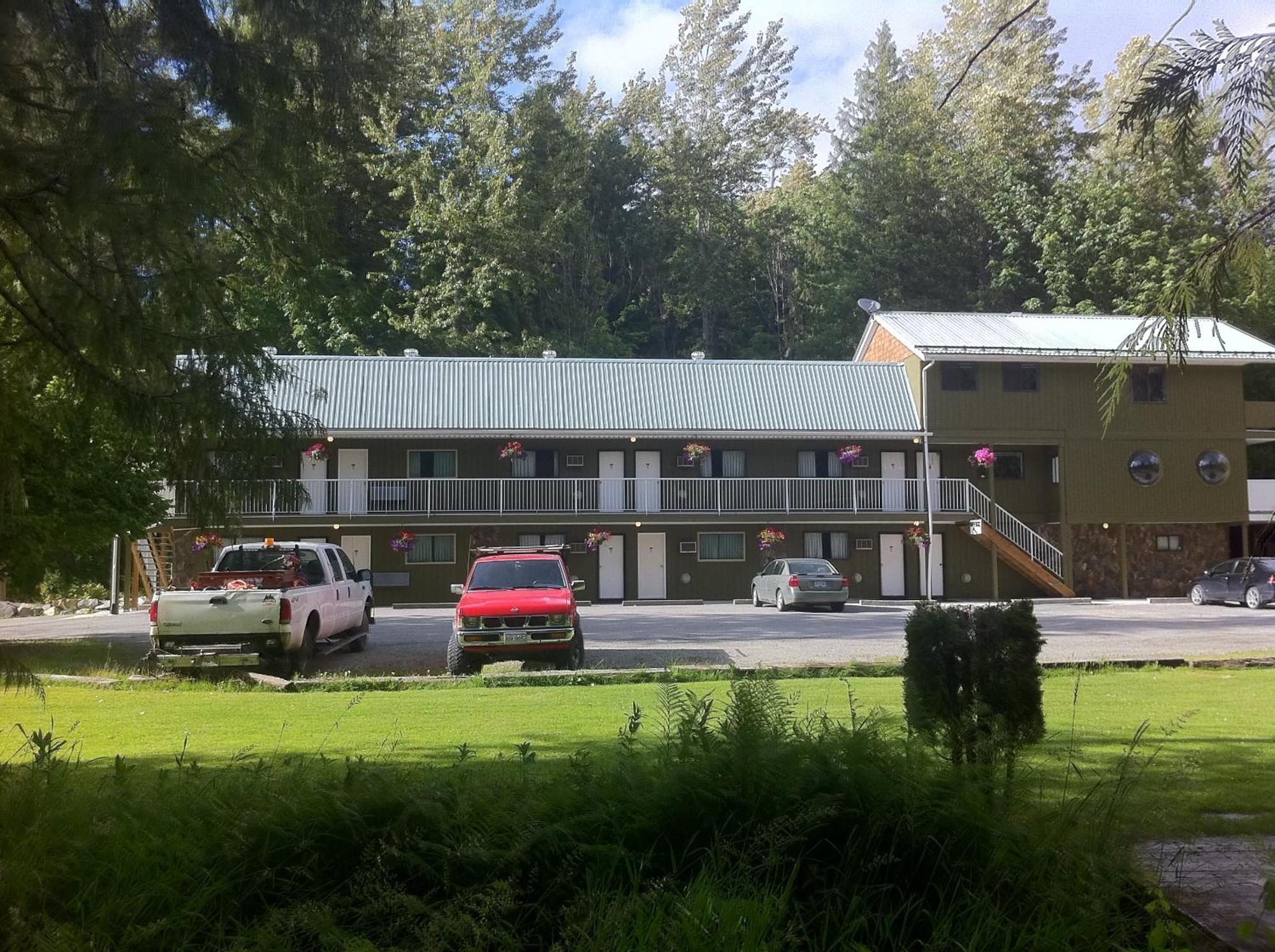 The Hitching Post Motel เพมเบอร์ตัน ภายนอก รูปภาพ